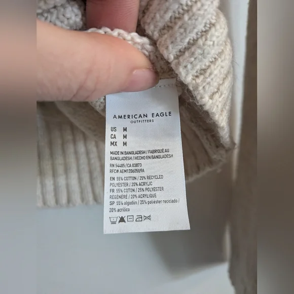 American Eagle X PEANUTS Snoopy Collab Cream and Red Crew Neck Sweater M - Picture 5 of 6